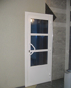 Противопожарные двери со стеклом от производителя в Истре  купить